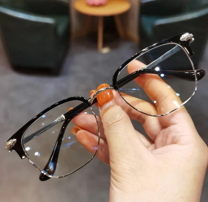 ✨LETZTER TAG: 60 % RABATT✨ Ultraleichte Antiblau-Brille für Alterssichtigkeit